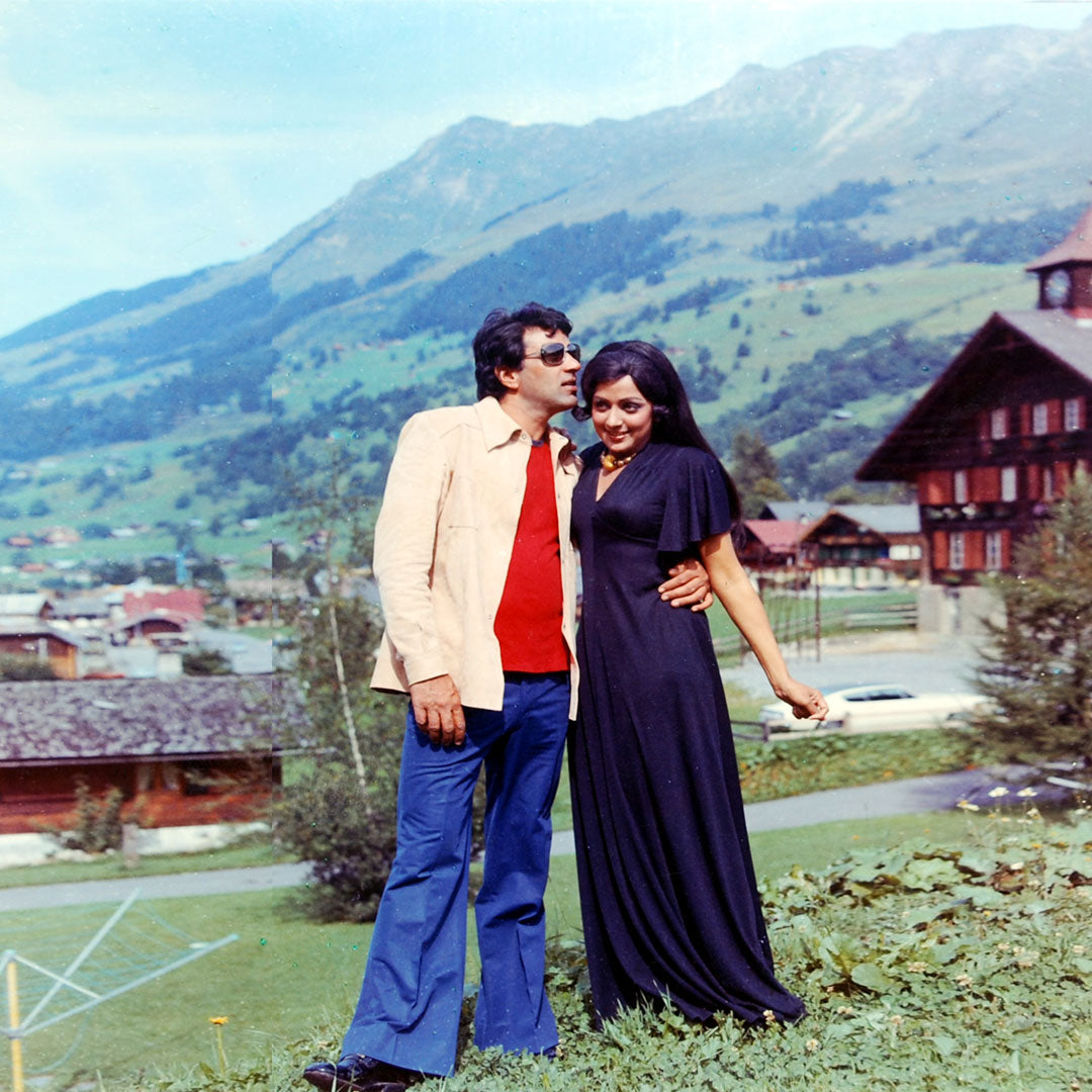 Hema Malini and Dharmendra in a romantic Portrait- still from the movie “CHARAS” Personal Bollywood Photography of renowned cinematographer,  Shri Prem Sagar